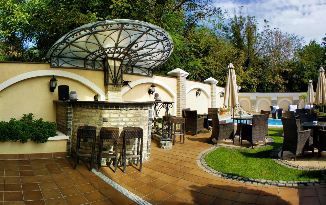 Hotel Vila Lago Palic Bagian luar foto