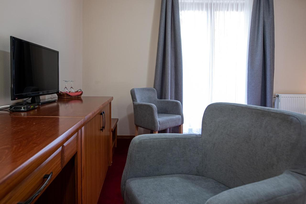 Hotel Vila Lago Palic Bagian luar foto