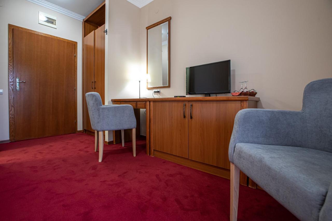Hotel Vila Lago Palic Bagian luar foto