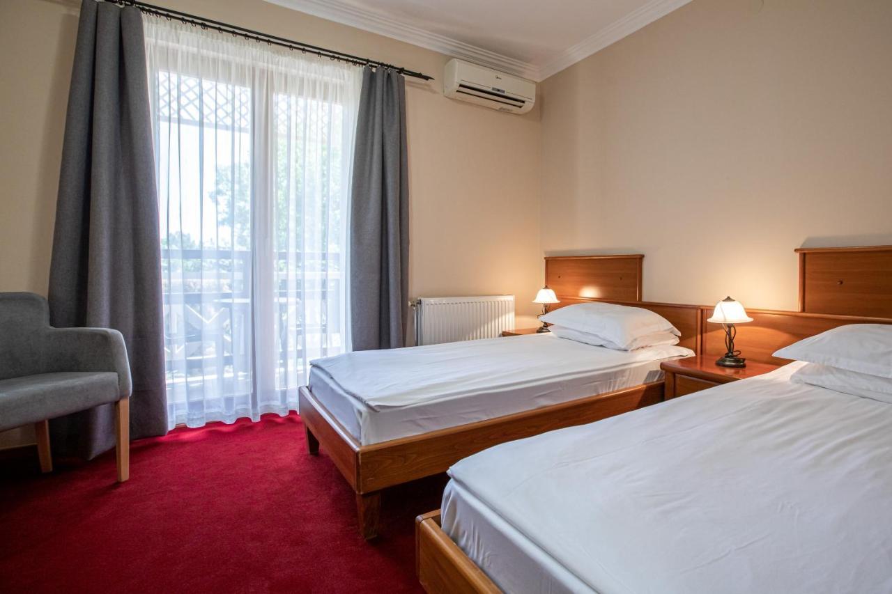 Hotel Vila Lago Palic Bagian luar foto