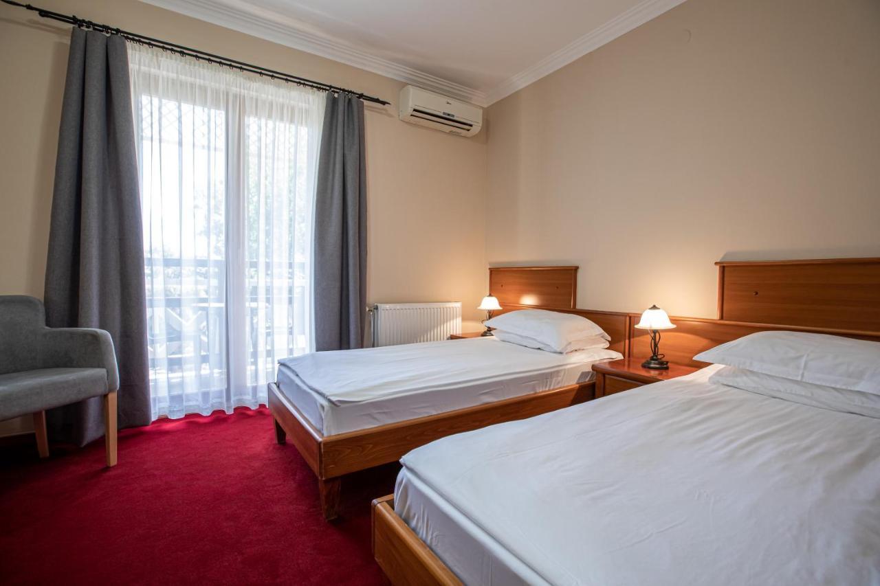 Hotel Vila Lago Palic Bagian luar foto